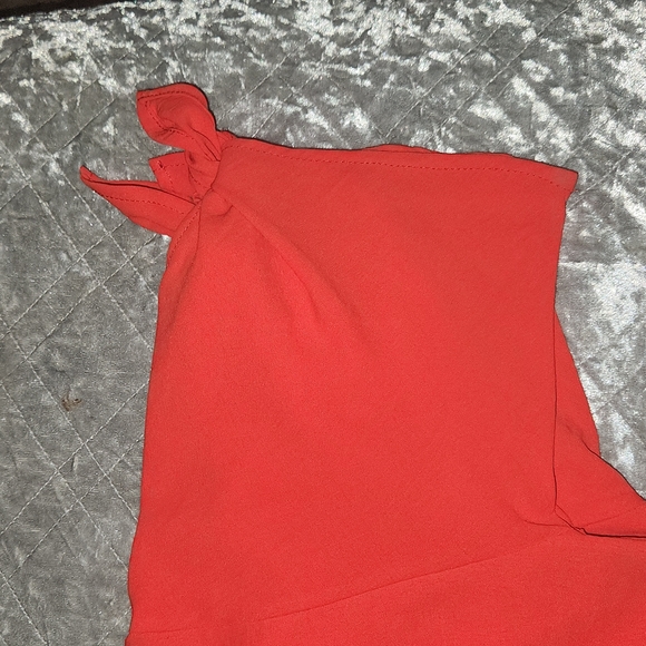 Betsy's Boutique Shop Red Short Sleeve with Bows Button Down V- Neck Top. - Picture 4 of 9